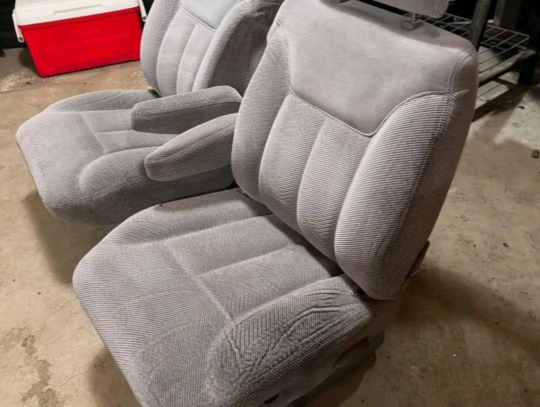 95-98 Chevy Silverado gray buckets seats - Image 2