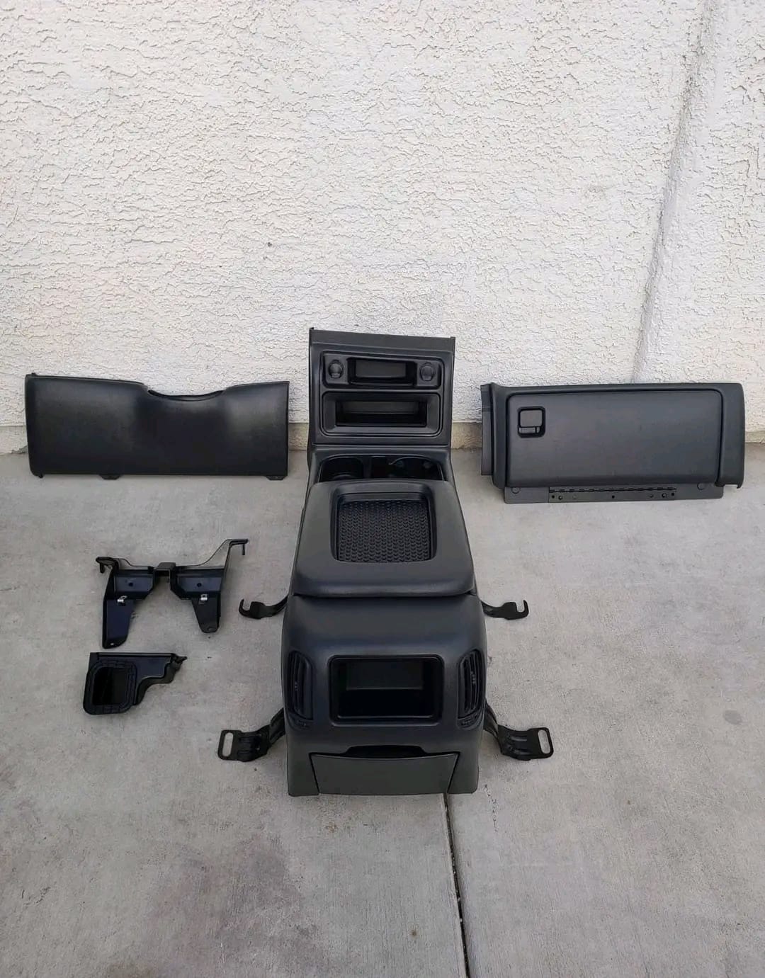 GMC Sierra Chevy Silverado Avalanche Center Floor Console / Glovebox.